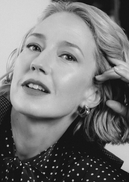 Carrie Coon photo
