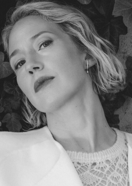 Carrie Coon photo