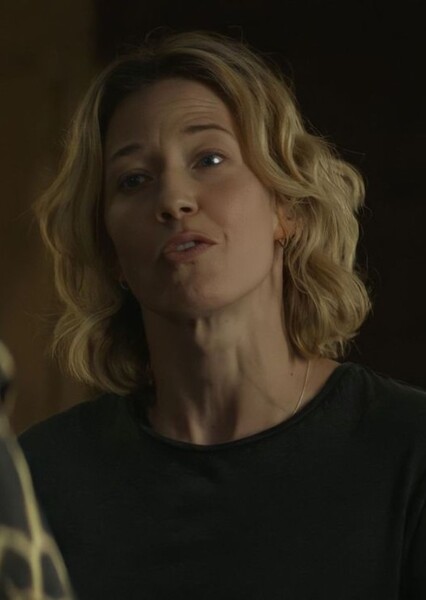 Carrie Coon photo