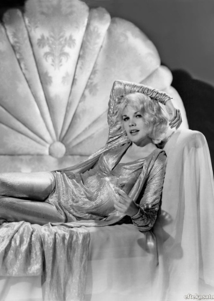 Carroll Baker photo