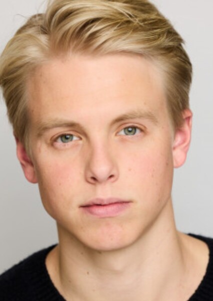 Carson Lueders photo