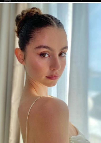 Carys Douglas photo