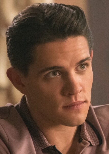Casey Cott photo