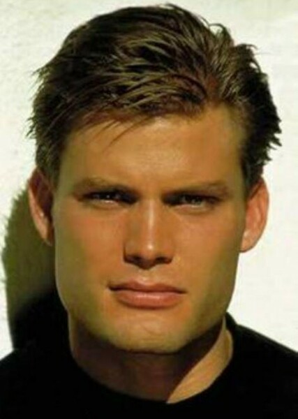 Casper Van Dien photo