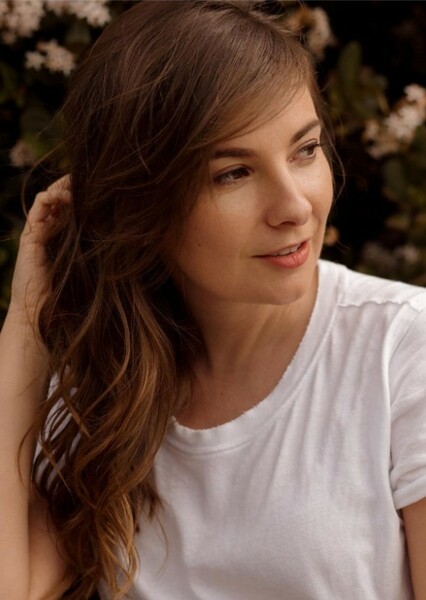 Cassandra Lee Morris photo