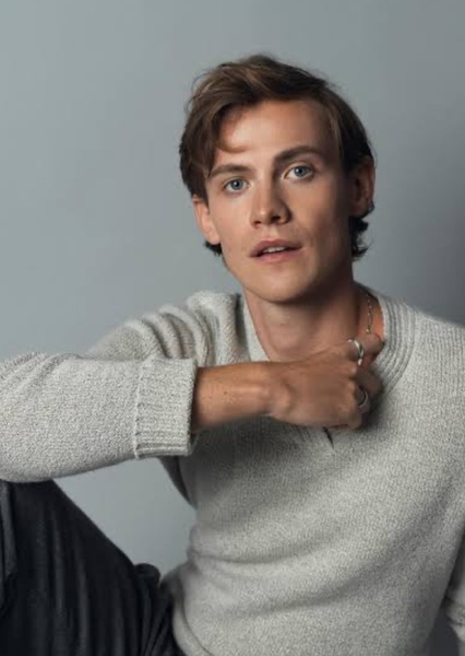 Cassian Bilton photo