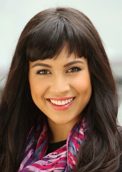 Cassie Steele photo