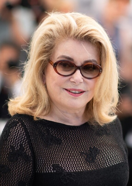 Catherine Deneuve photo