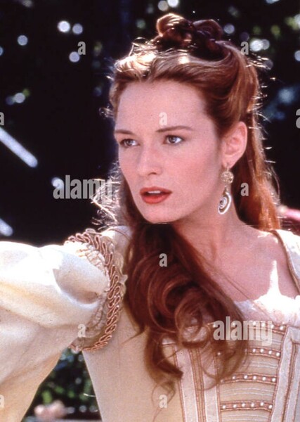 Catherine McCormack photo