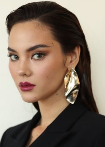 Catriona Gray photo