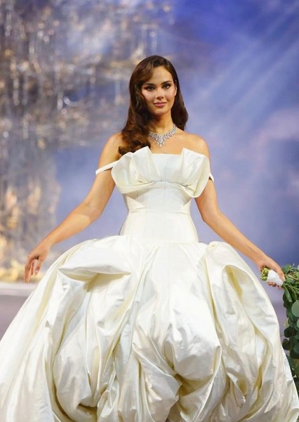 Catriona Gray photo
