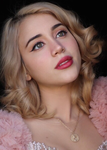 Caylee Cowan photo