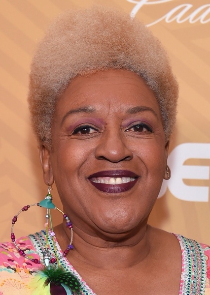 CCH Pounder photo