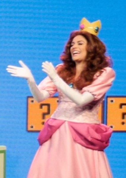 Cecily Strong photo