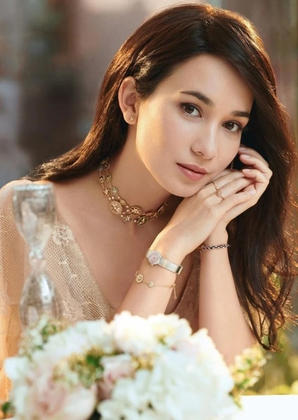 Celina Jade photo