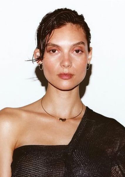 Charlee Fraser photo