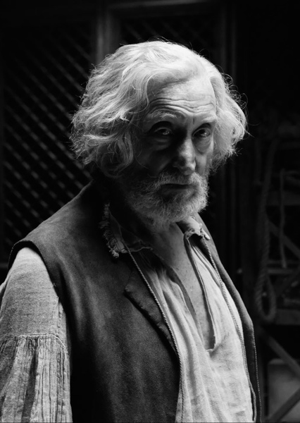 Charles Dance photo