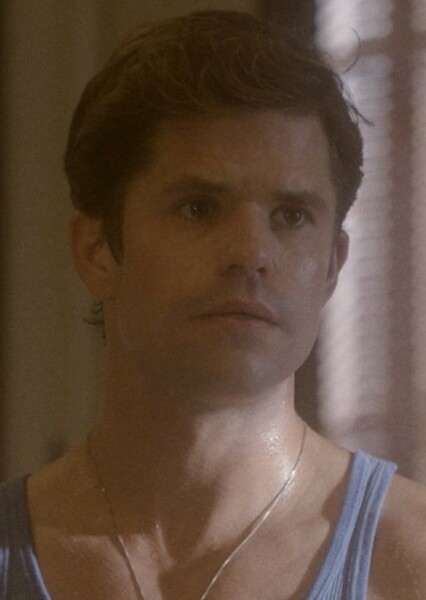 Charlie Carver photo