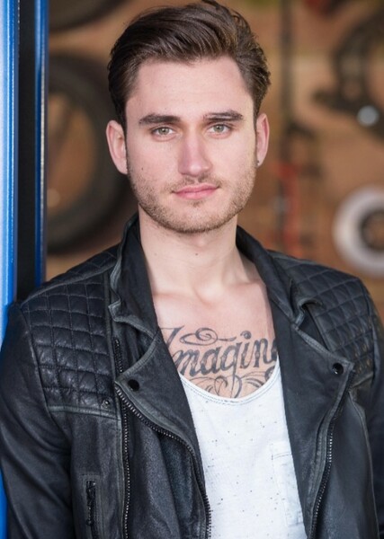 Charlie Clapham photo
