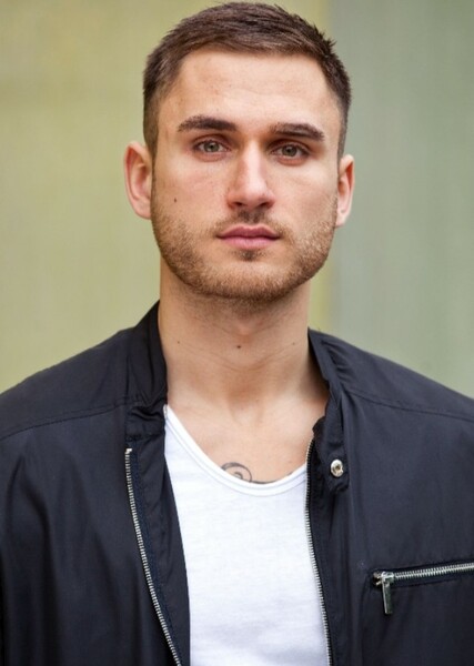 Charlie Clapham photo