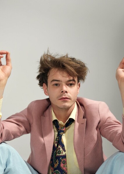 Charlie Heaton photo