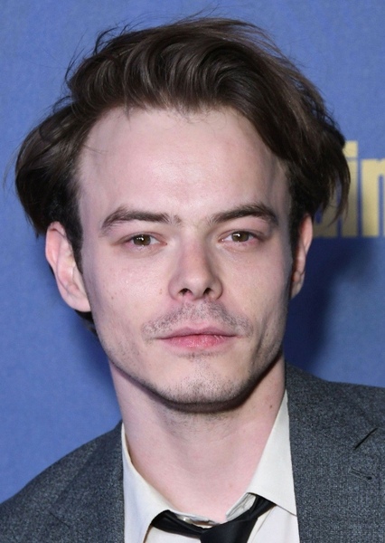 Charlie Heaton photo