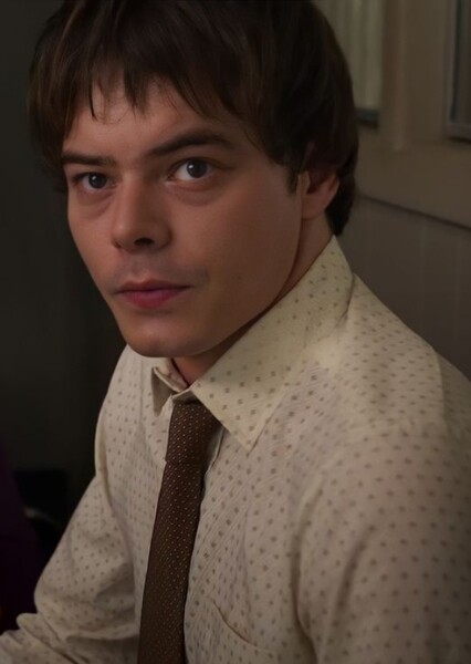 Charlie Heaton photo