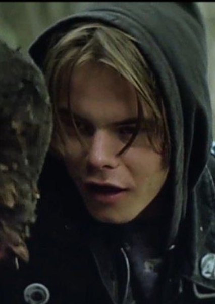 Charlie Heaton photo