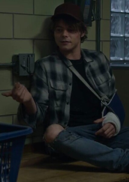 Charlie Heaton photo