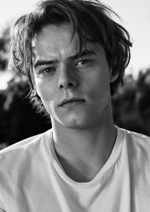 Charlie Heaton