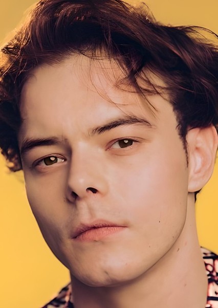 Charlie Heaton photo