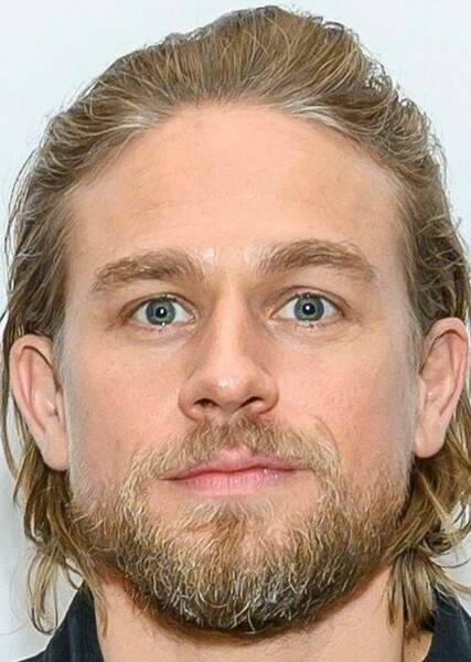 Charlie Hunnam photo