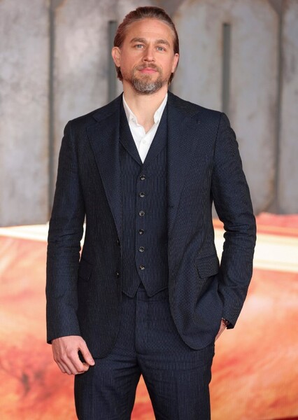 Charlie Hunnam photo
