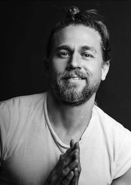 Charlie Hunnam photo