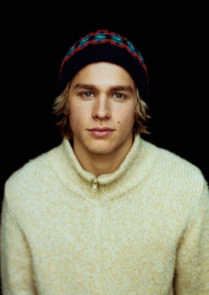 Charlie Hunnam photo