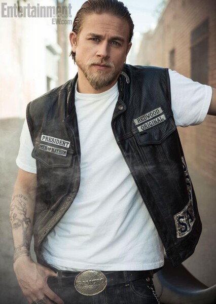 Charlie Hunnam photo