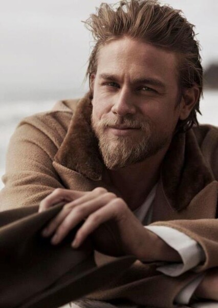 Charlie Hunnam photo