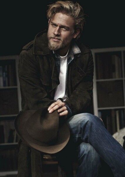 Charlie Hunnam photo