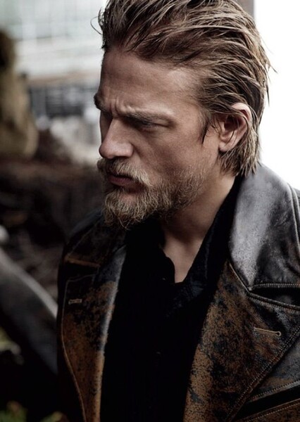 Charlie Hunnam photo