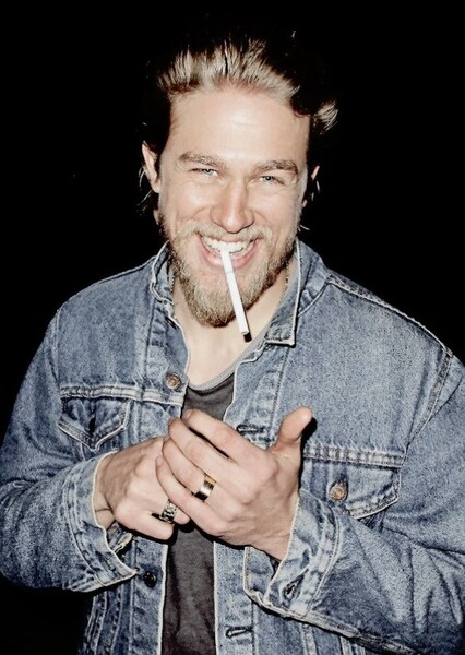 Charlie Hunnam photo