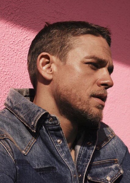 Charlie Hunnam photo