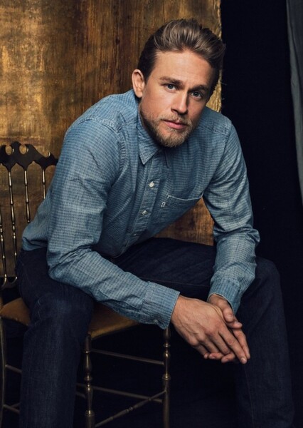 Charlie Hunnam photo