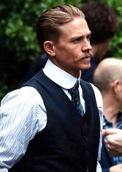 Charlie Hunnam photo