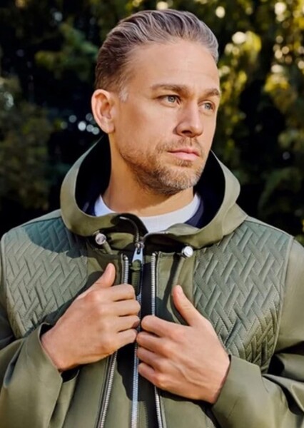 Charlie Hunnam photo