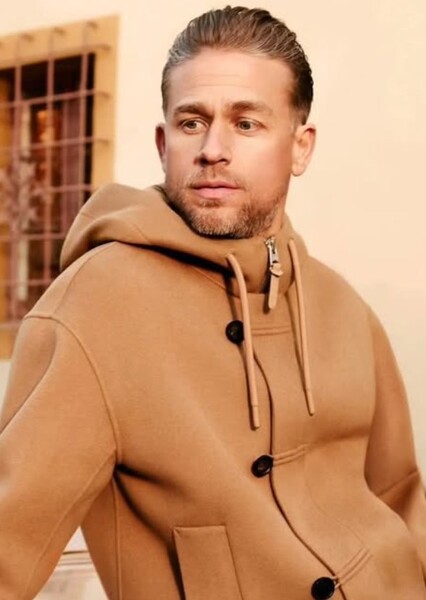 Charlie Hunnam photo