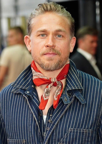 Charlie Hunnam photo