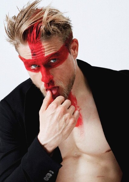 Charlie Hunnam photo
