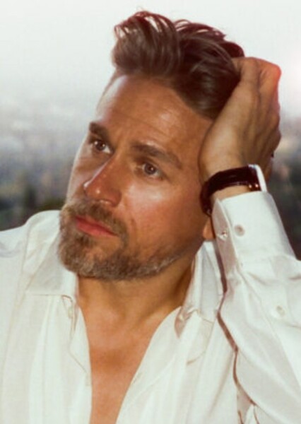Charlie Hunnam photo