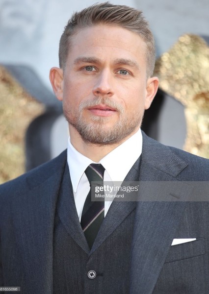 Charlie Hunnam photo