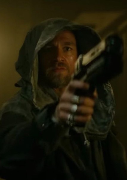 Charlie Hunnam photo